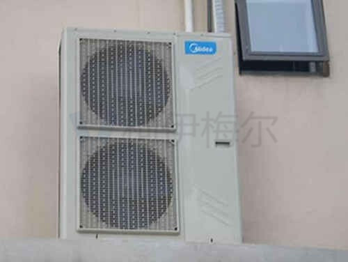 室外機(jī)安裝空間散熱良好，不影響維修